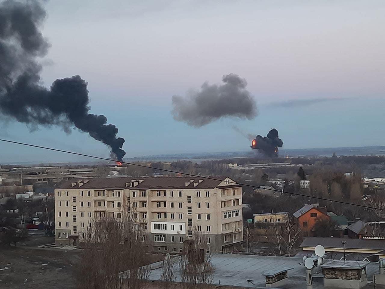 Rauchsäulen über Charkiw - Auch viele Menschen aus Donezk sind hierher geflüchtet.